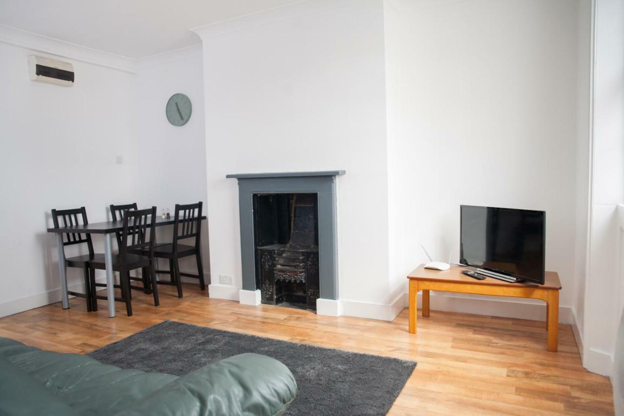 Quire Court Apartment *