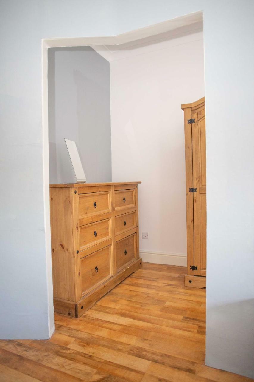 Quire Court Apartment *