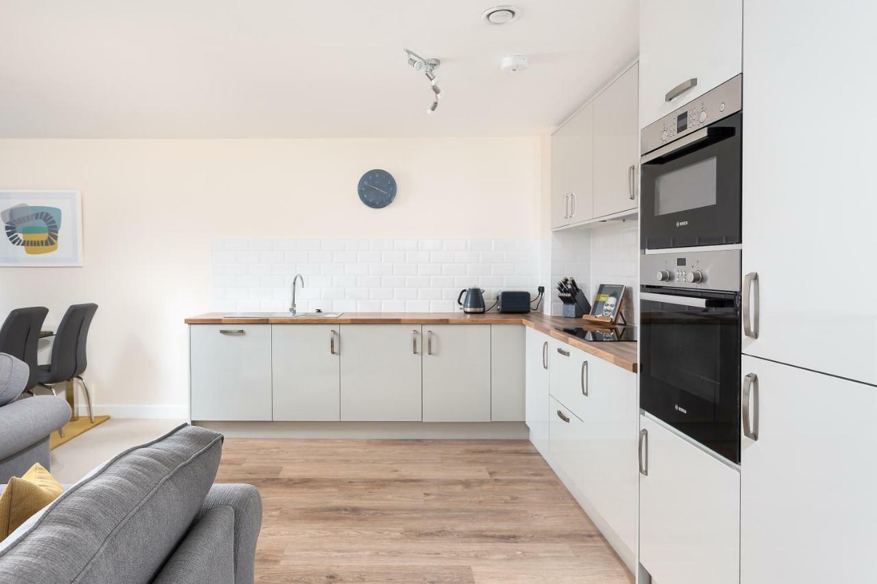 Stylish Modern Centre