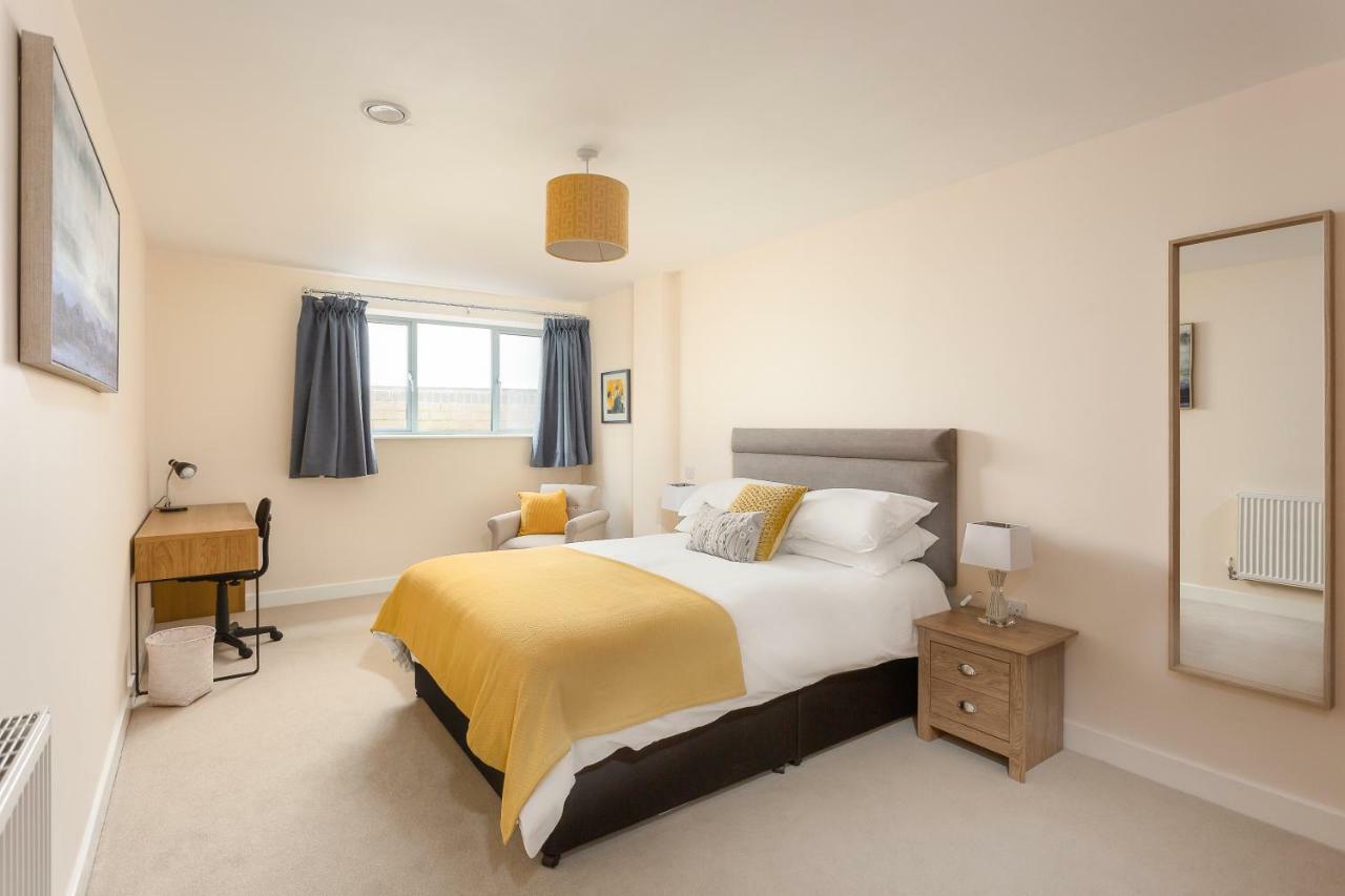 Stylish Modern Centre Apartment Gloucester