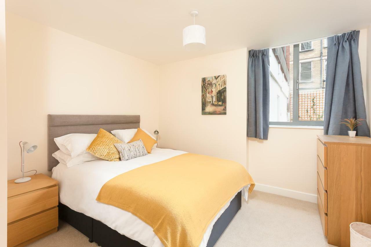 Stylish Modern Centre Apartment