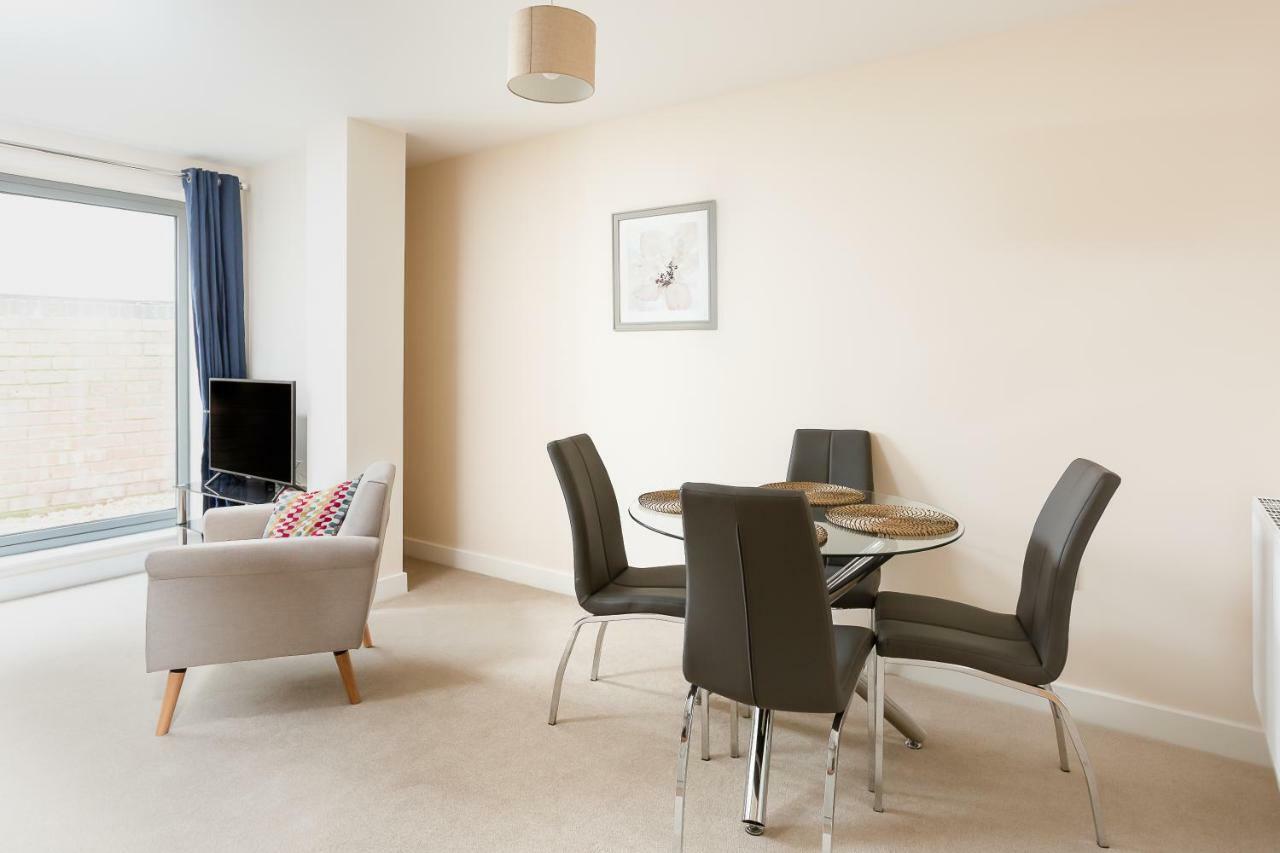 Stylish Modern Centre