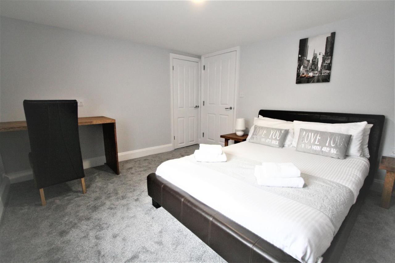 Nelson By The Docks Serviced By Roomsbooked Gloucester