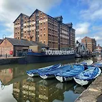 Stewart Docks Apartment