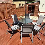 Cosy 3 Bed Cottage In Gloucester-Parking-Garden-Free Hot Tub At The Weekends