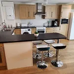 Gilpin Villa 4Bedroom Wifi, Parking, Netflix, Garden