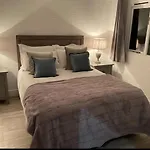 Orchard Retreat - Rural Cabin - Private Hot Tub!