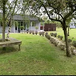 Orchard Retreat - Rural Cabin - Private Hot Tub!