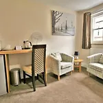 New County Hotel & Serviced Apartments By Roomsbooked