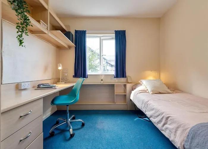 For Students Only Private Bedrooms With Shared Kitchen At Upper Quay House In The Heart Of Gloucester