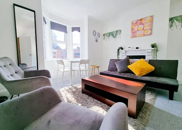 Casa-Gloucester Service Apartment