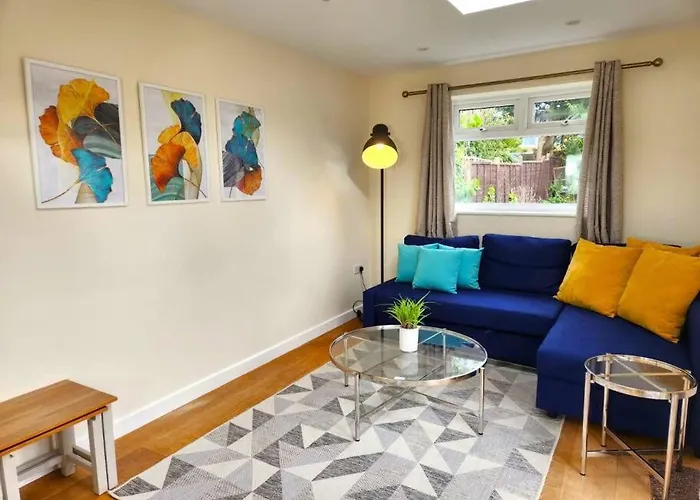 Gilpin Villa 4Bedroom Wifi, Parking, Netflix, Garden