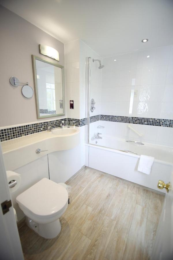 Mercure Bowden Hall 4*