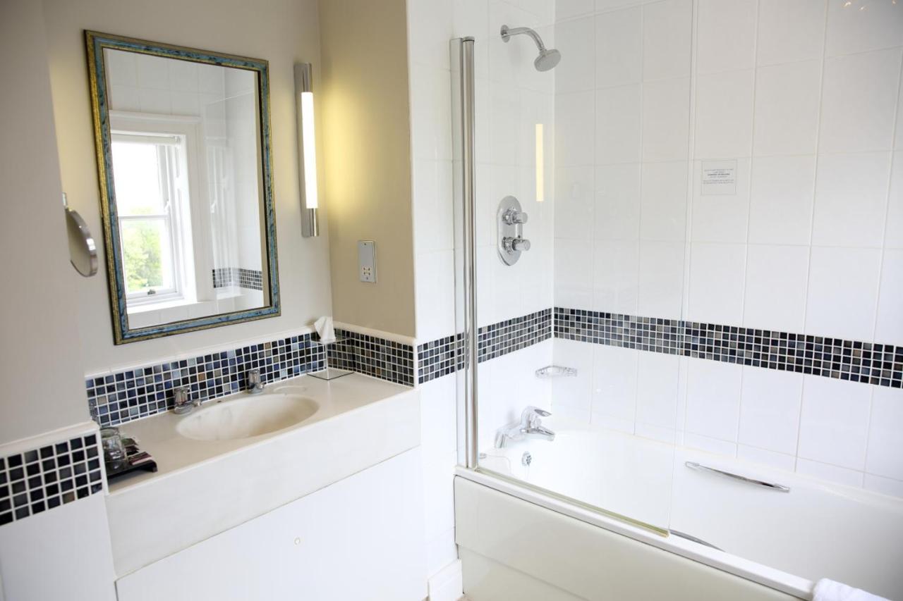 Mercure Bowden Hall Hotel 4*