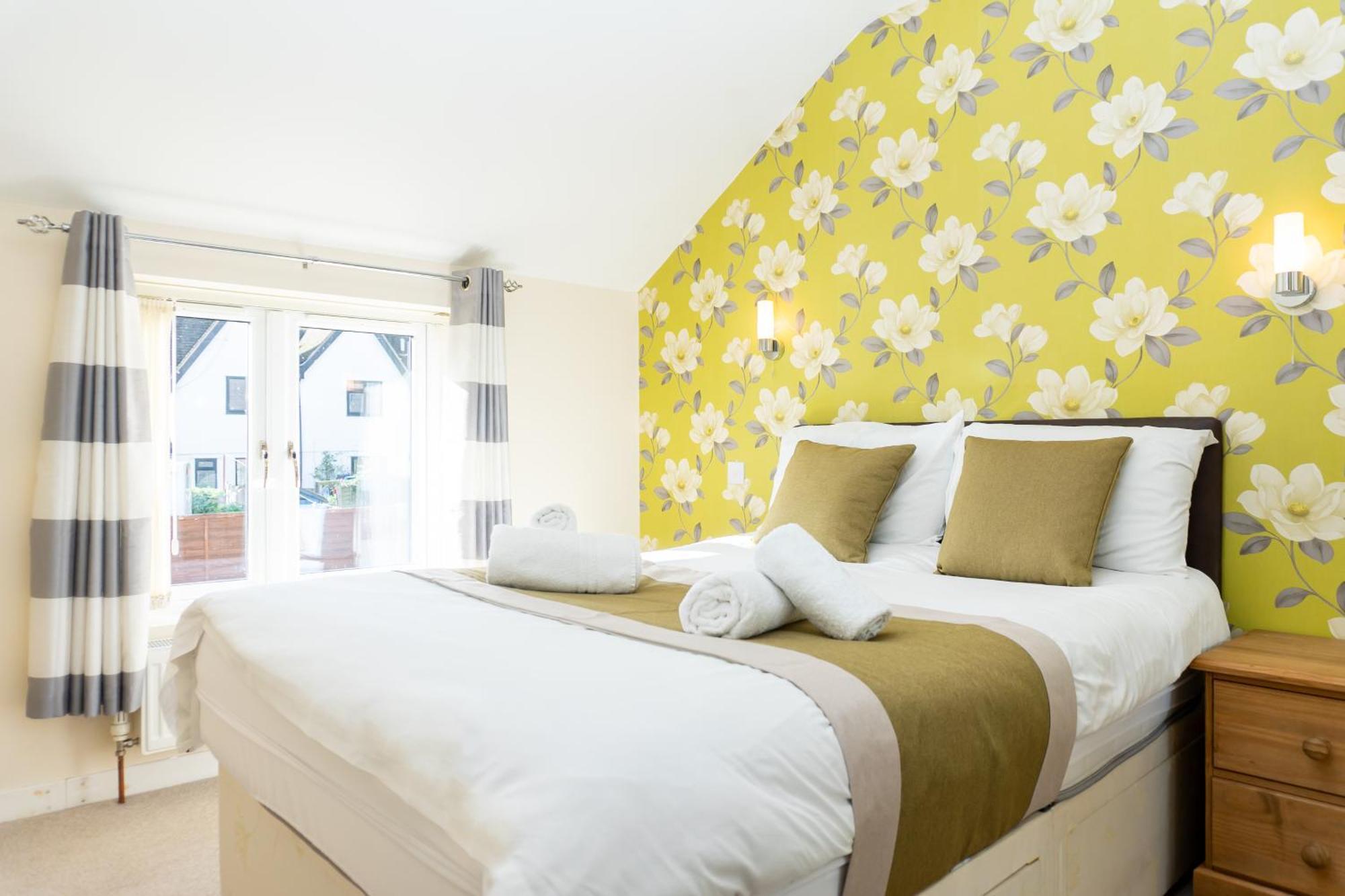 Holiday home Cosy 3 Bed In Gloucester-parking-garden-free Hot Tub At The Weekends *