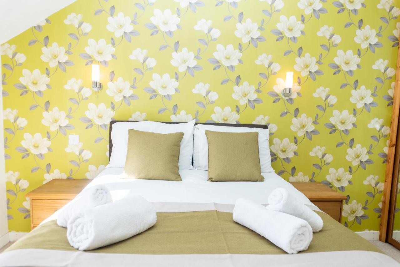 Holiday home Cosy 3 Bed In Gloucester-parking-garden-free Hot Tub At The Weekends *
