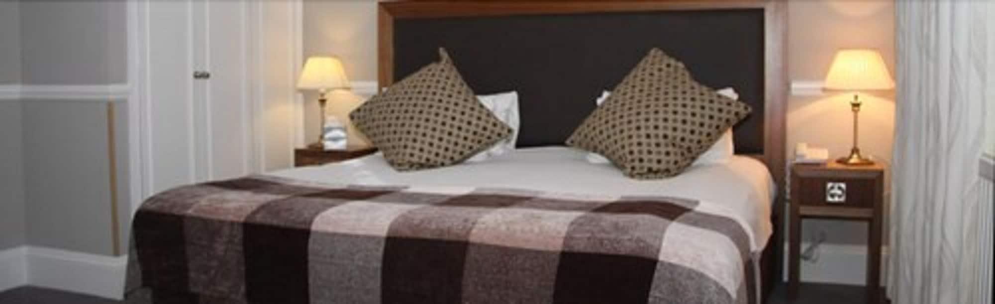 Hatton Court Hotel 4*