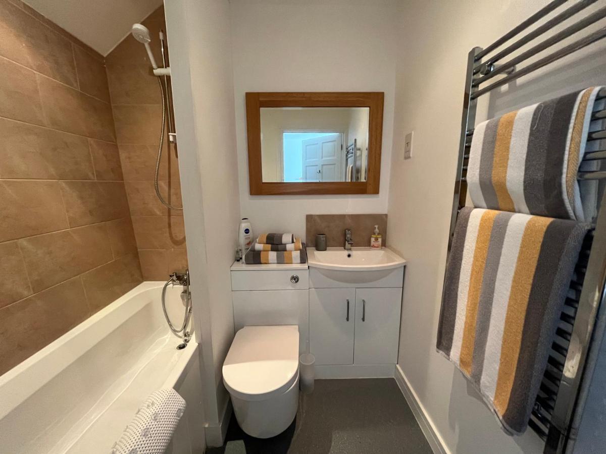 The Ship - Self Catering Inn Gloucester