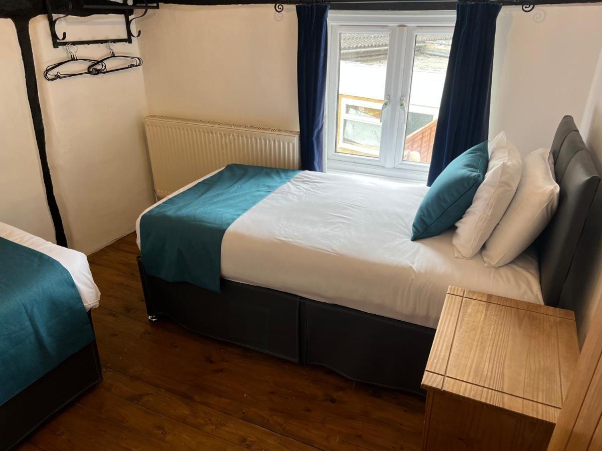 Holiday home Cosy 3 Bed In Gloucester-parking-garden-free Hot Tub At The Weekends *