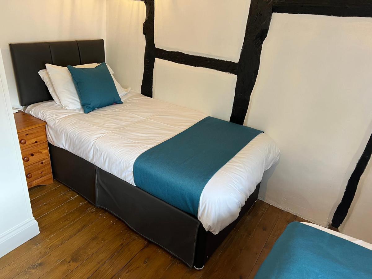 Holiday home Cosy 3 Bed In Gloucester-parking-garden-free Hot Tub At The Weekends