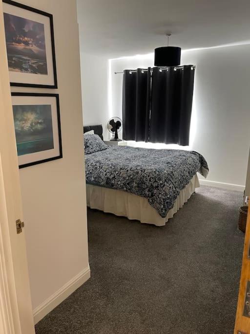 Large 2 Bedroom Apartment, 4 Beds One 1 En-suite, Free Parking Nr Chelt Elmore And Quays Gloucester
