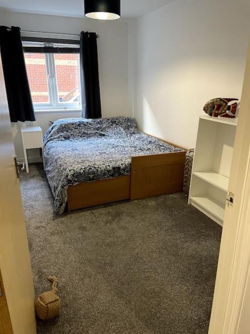 Apartment Large 2 Bedroom Apartment, 4 Beds One 1 En-suite, Free Parking Nr Chelt Elmore And Quays *