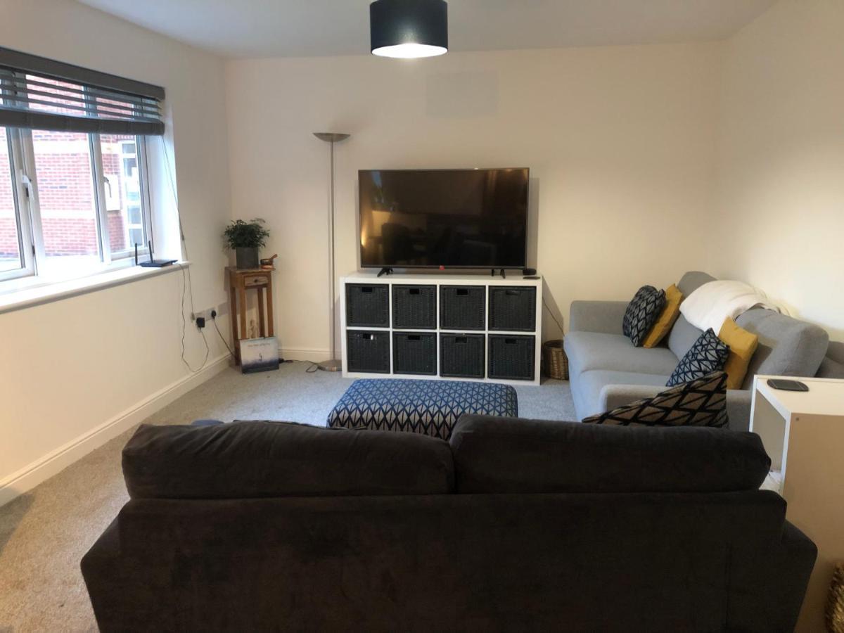 Large 2 Bedroom Apartment, 4 Beds One 1 En-suite, Free Parking Nr Chelt Elmore And Quays Apartment Gloucester