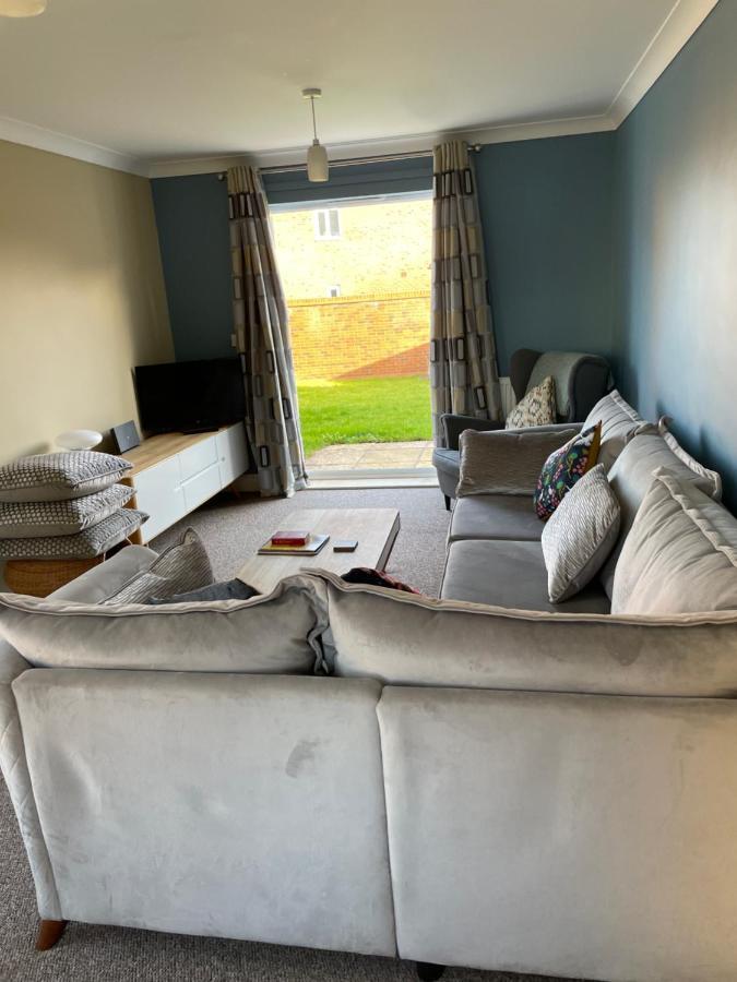 Quays Retreat: Spacious 3-bedroom Near The Docks *