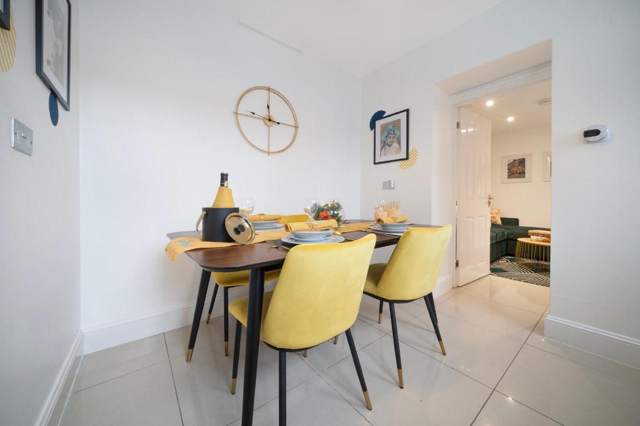 1 Bed House, Free Parking, 15 Minutes From Cheltenham Races