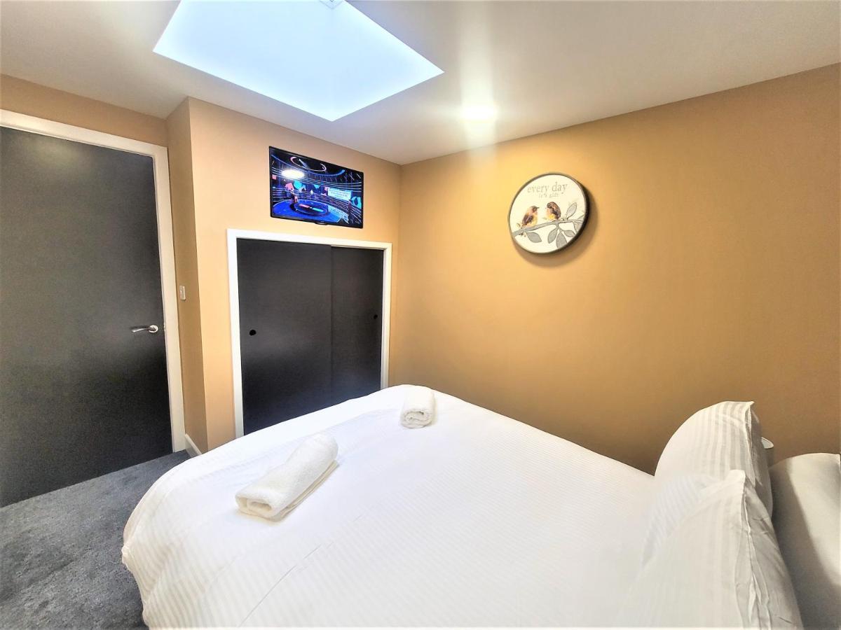 New County & Serviced By Roomsbooked Hotel 3*