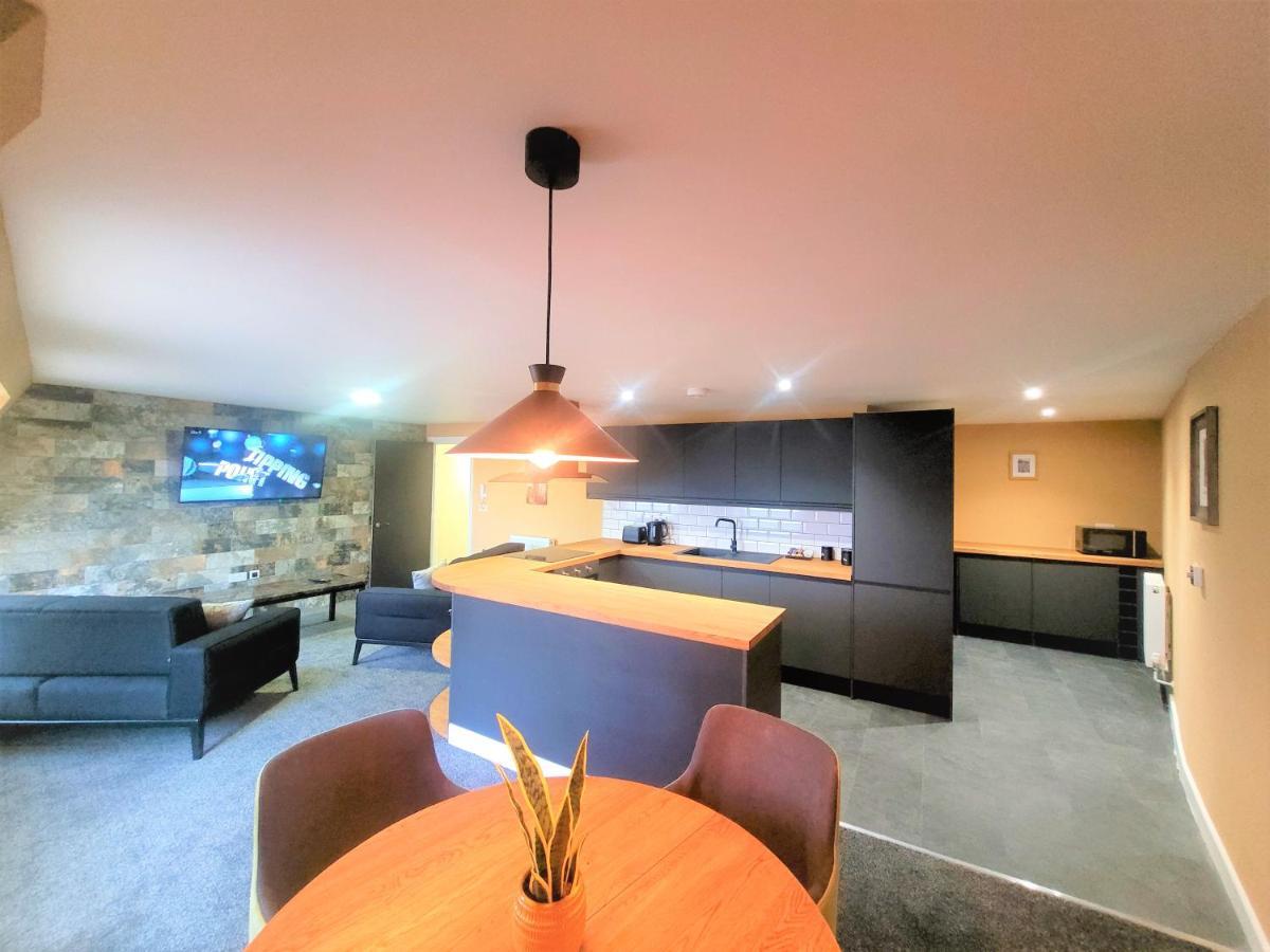 New County & Serviced By Roomsbooked 3*