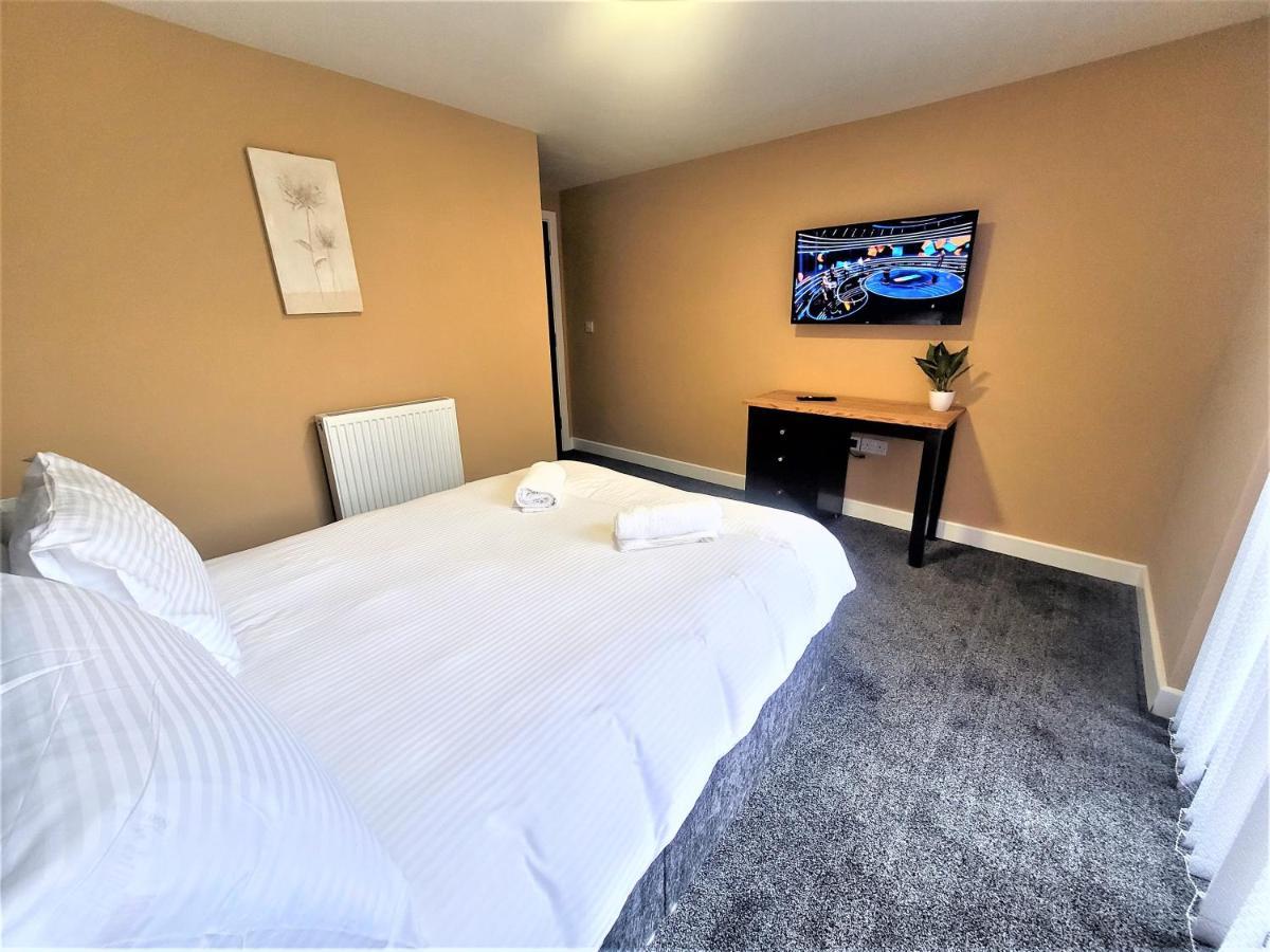 New County & Serviced By Roomsbooked Hotel 3*