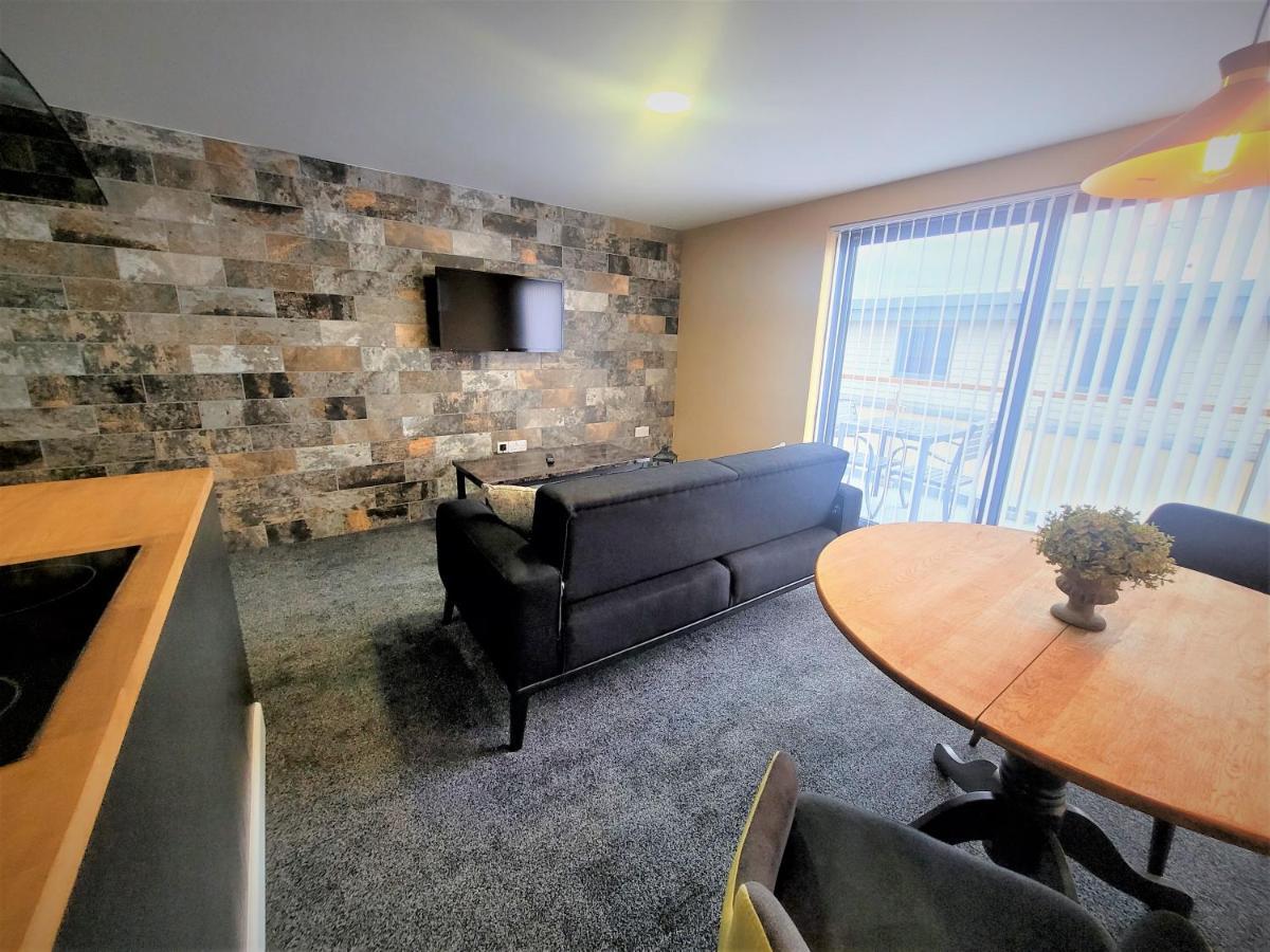 New County & Serviced By Roomsbooked 3* Gloucester