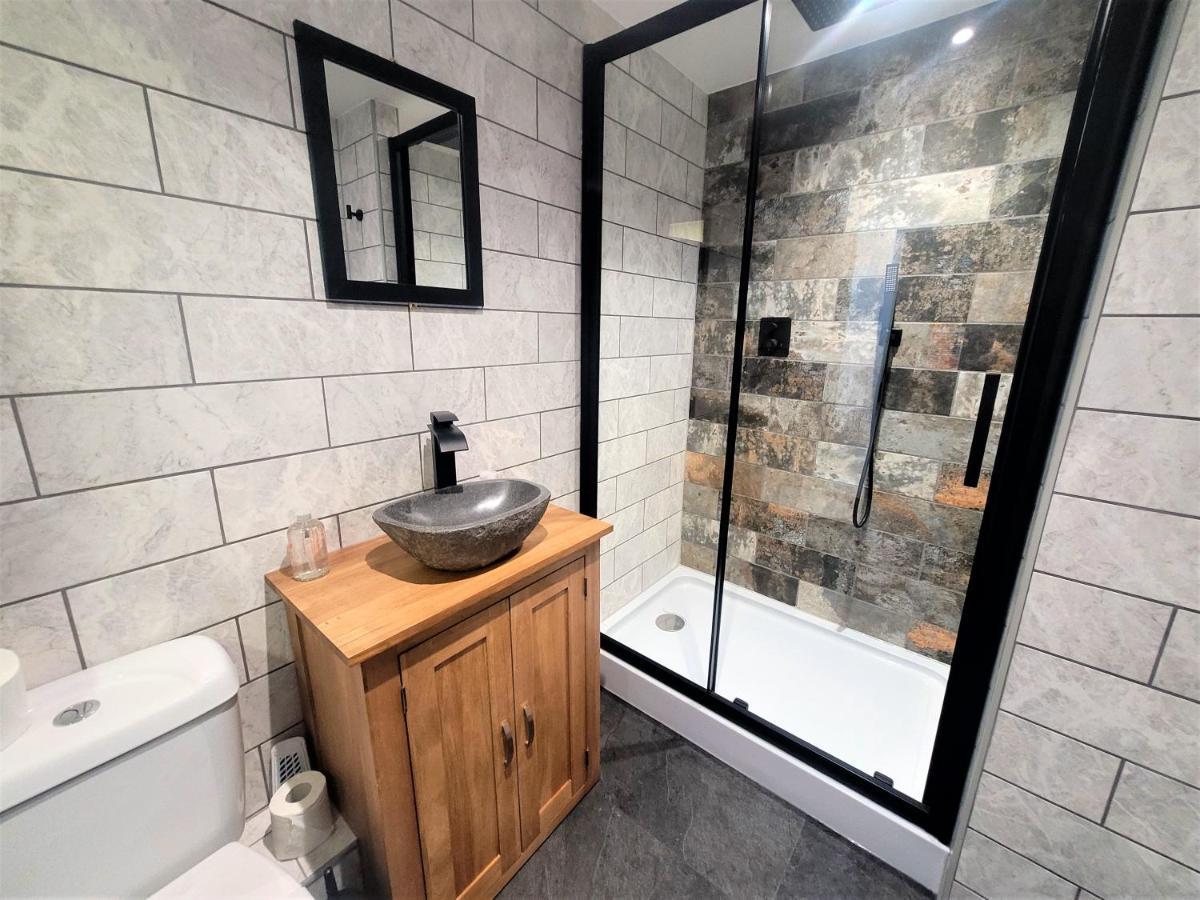 New County & Serviced By Roomsbooked Hotel 3*