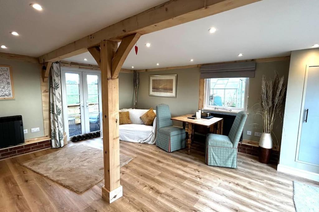 Holiday home The Old Workshop - A Cosy Country Retreat *