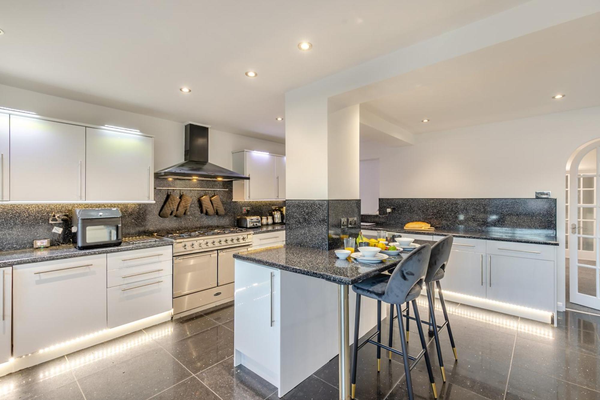 Robinswood House - A Beautiful Family Near The Cotswold Holiday home Gloucester