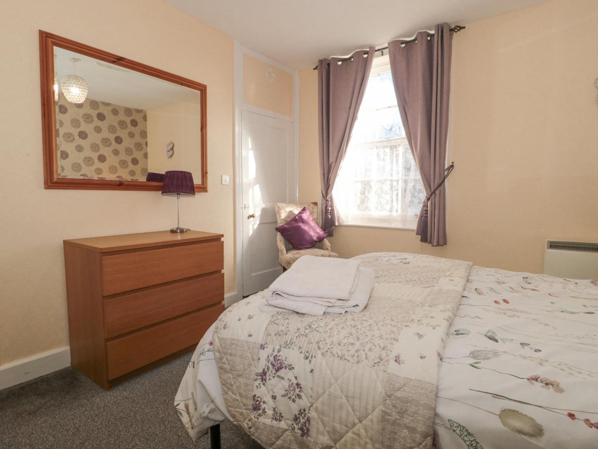 Apartment Wards Court 2 *