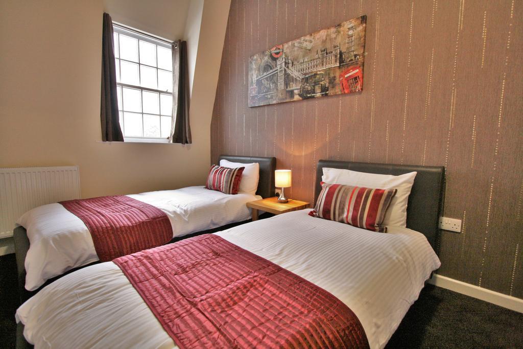 Central By Roomsbooked Gloucester