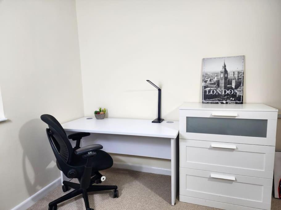 Gilpin 4bedroom Wifi, Parking, Netflix, Garden * Gloucester