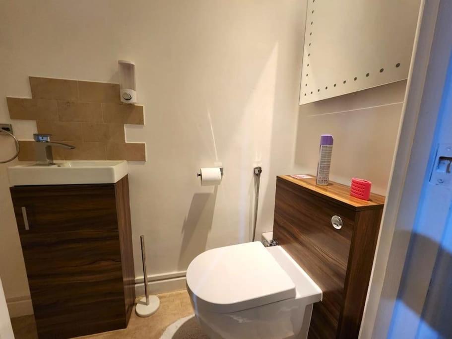 Nhà nghỉ Gilpin 4bedroom Wifi, Parking, Netflix, Garden *