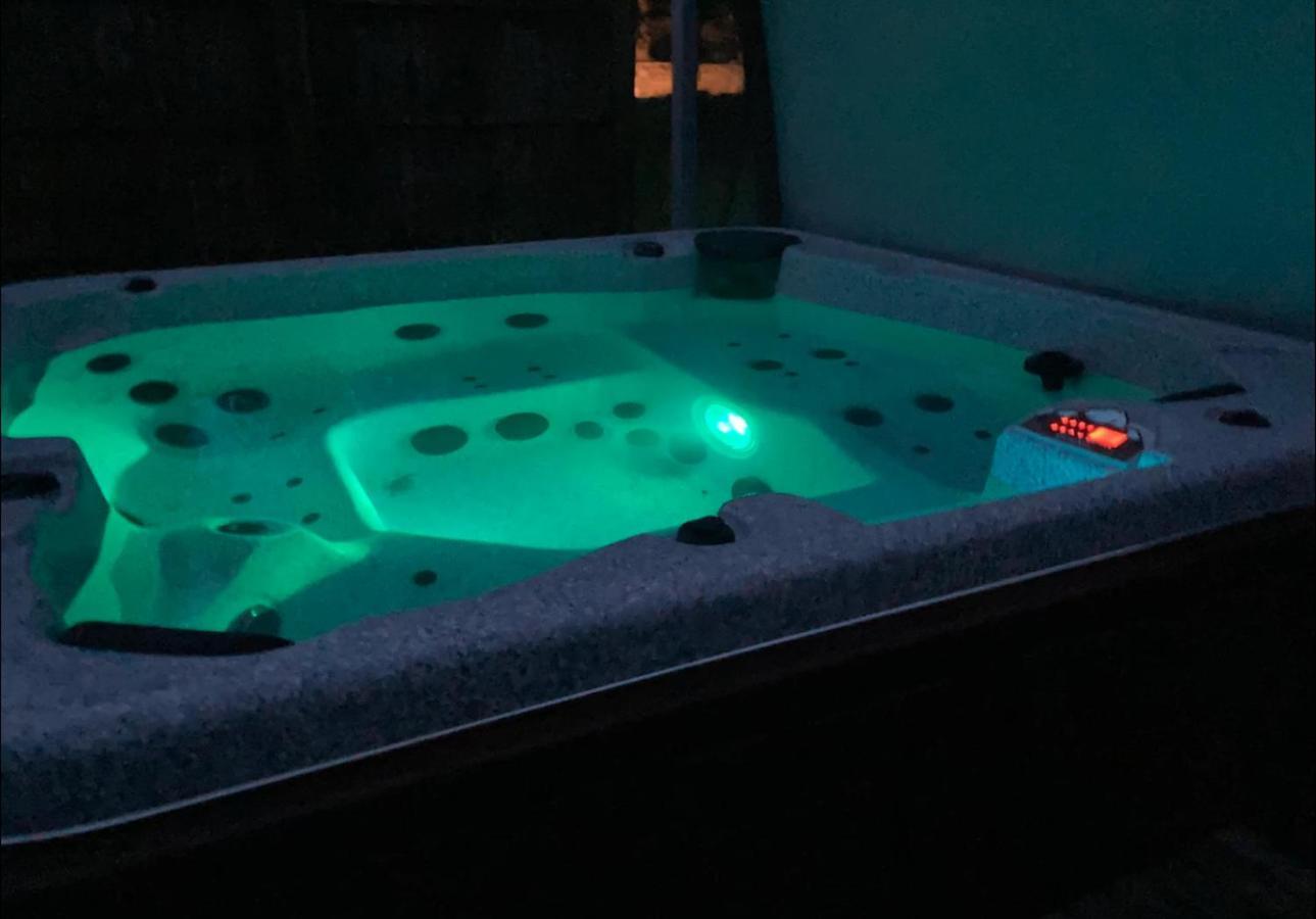 Holiday home Orchard Retreat - Rural - Private Hot Tub! Gloucester
