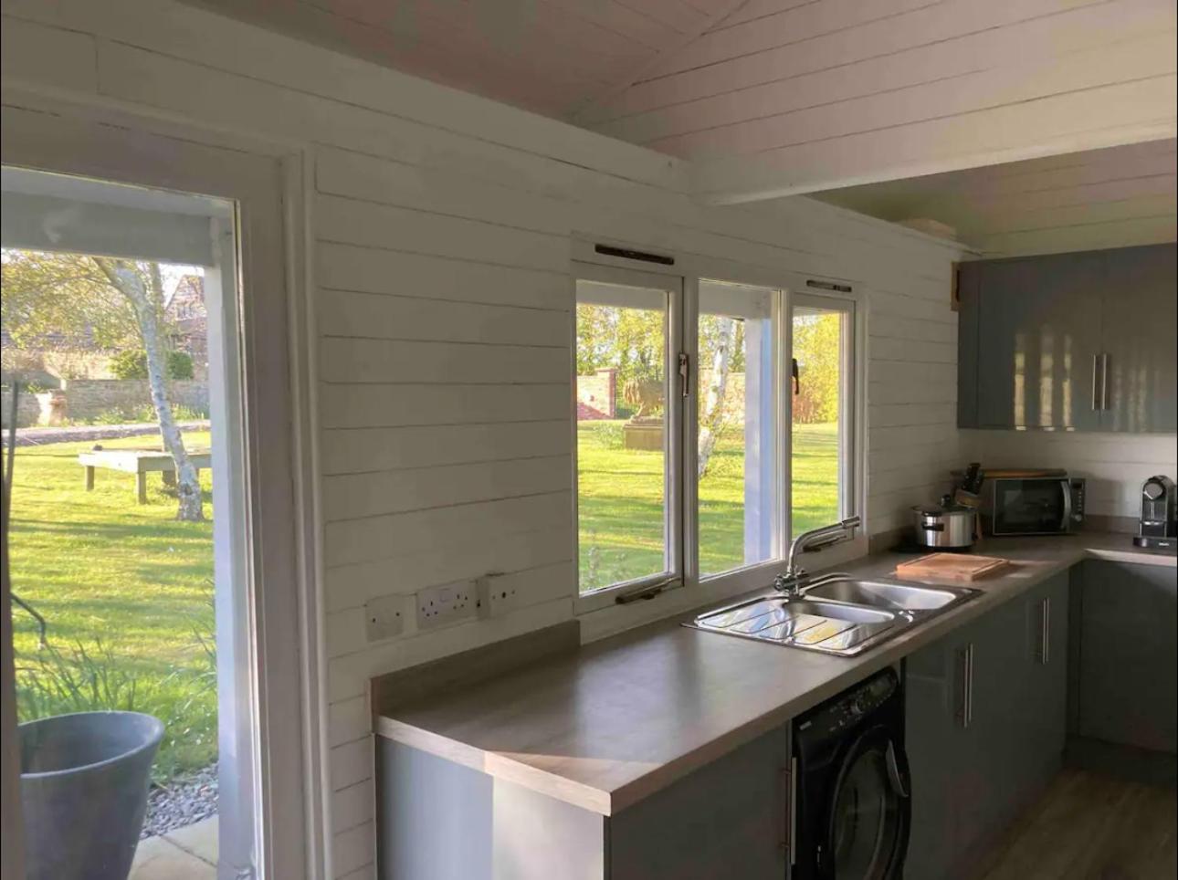 Orchard Retreat - Rural - Private Hot Tub! Holiday home