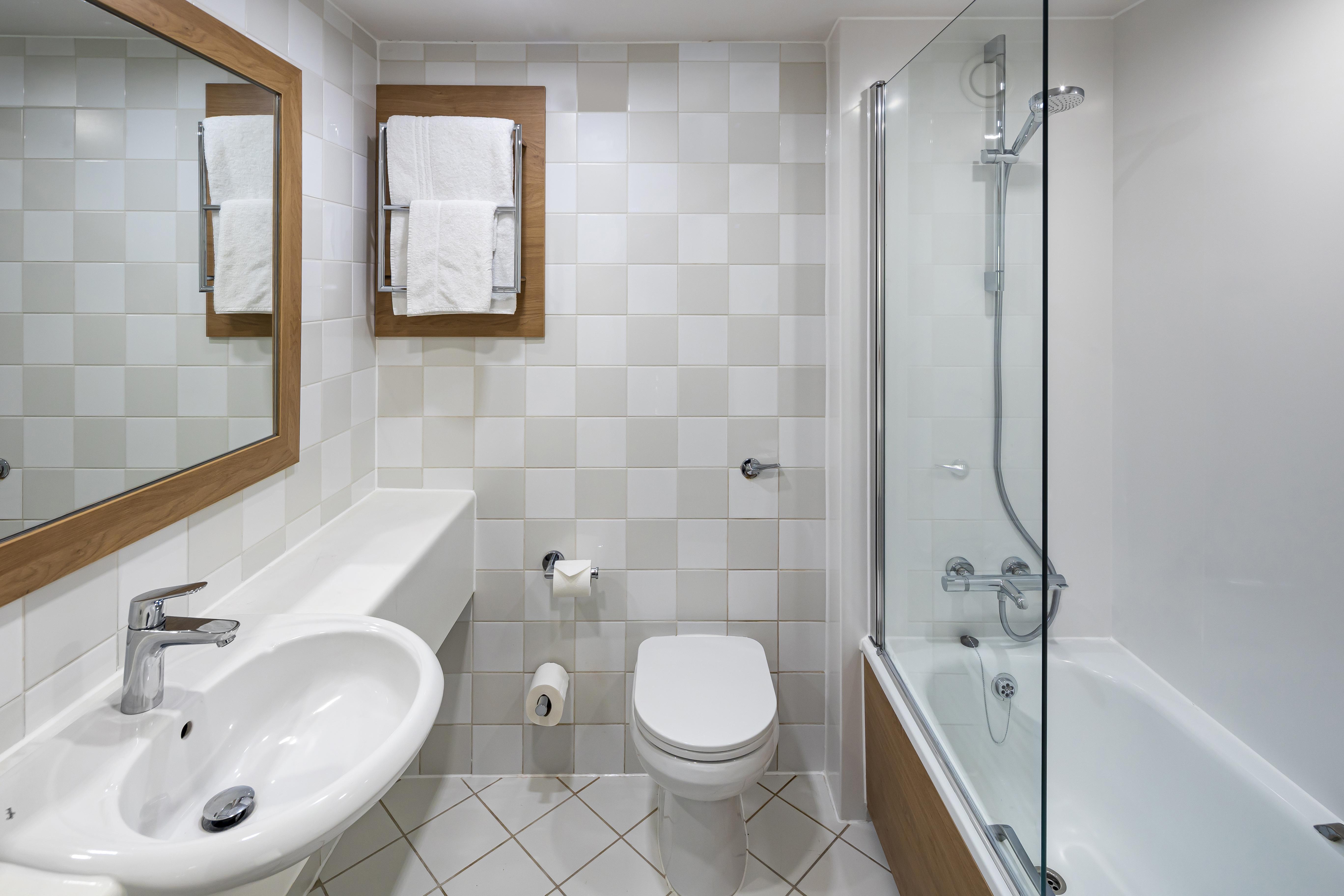 - Cheltenham By Ihg Hotel