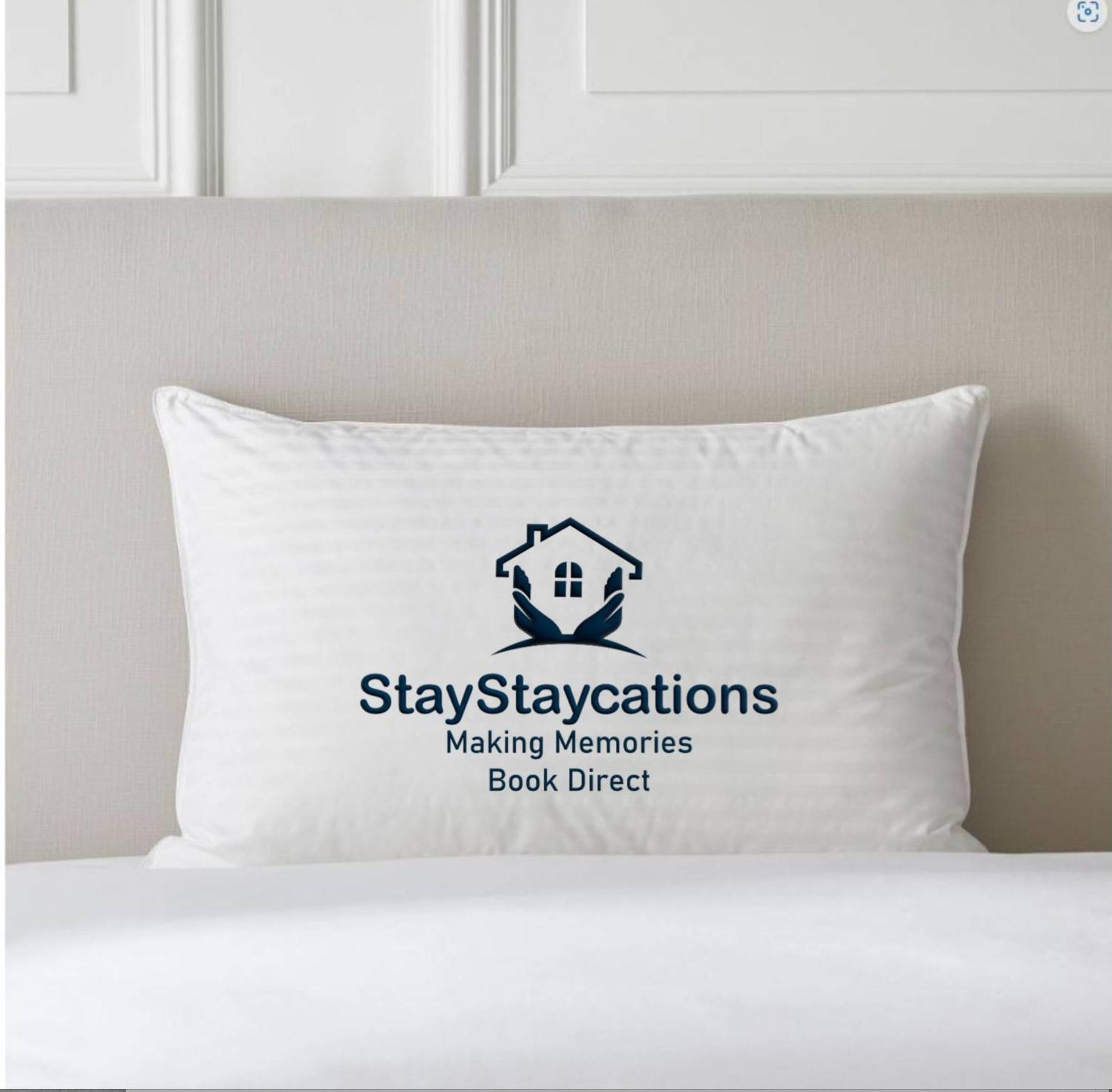 Nhà nghỉ Tudor Delightful House By Staystaycations *