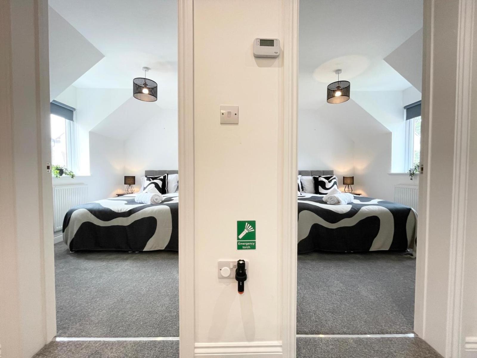 Apartment Brand New 4-bedroom Detached House - 20-min Walk To Docks - Ample Parking - Superfast Wi-fi - Long-stay Rates! *