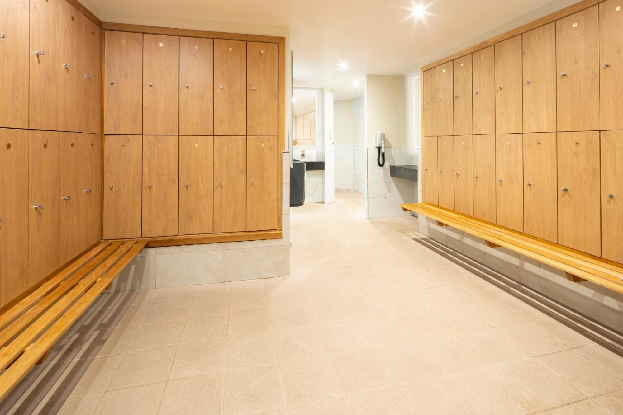 - Cheltenham By Ihg Hotel 4*