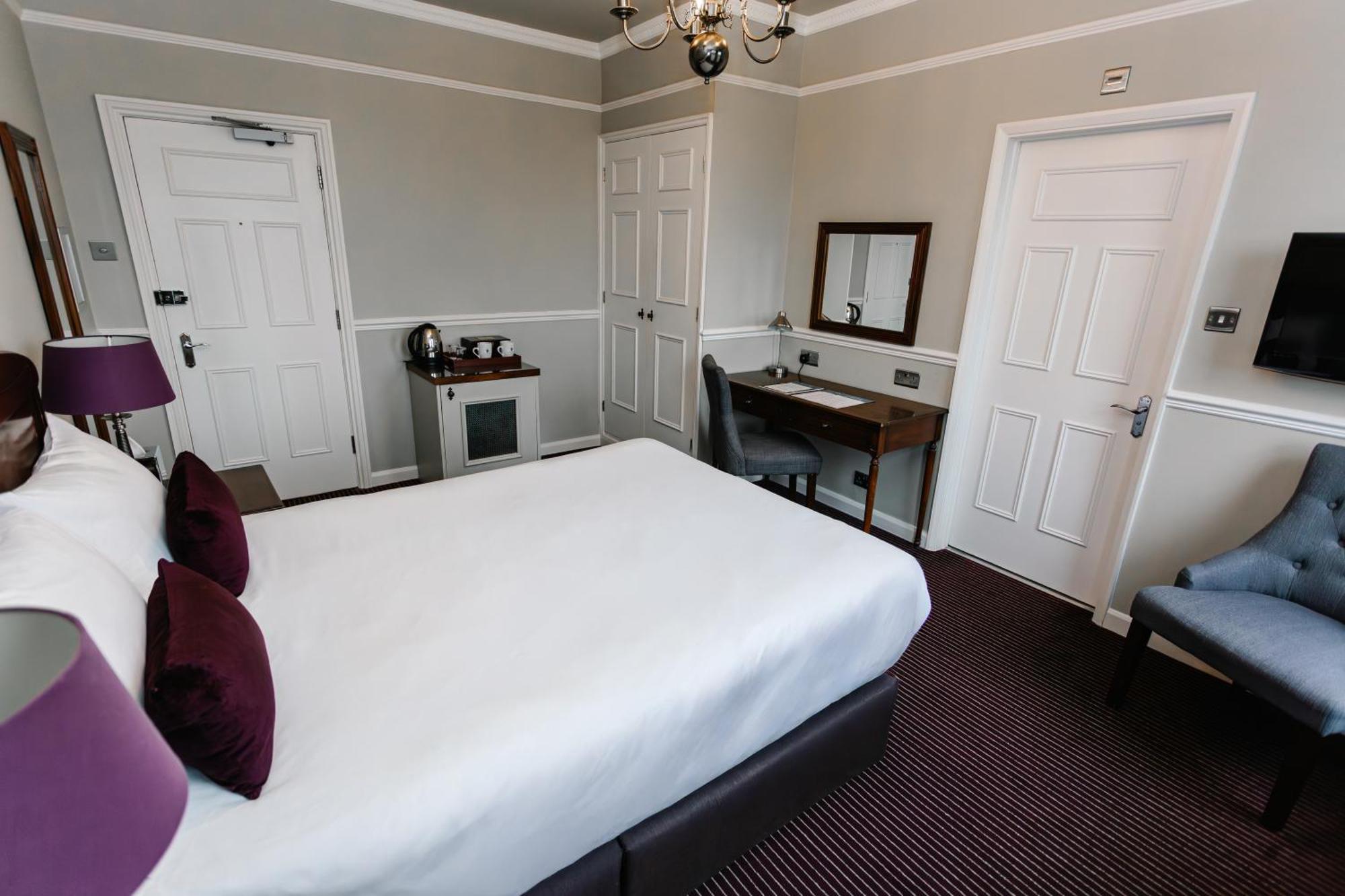 Hatton Court 4* Gloucester