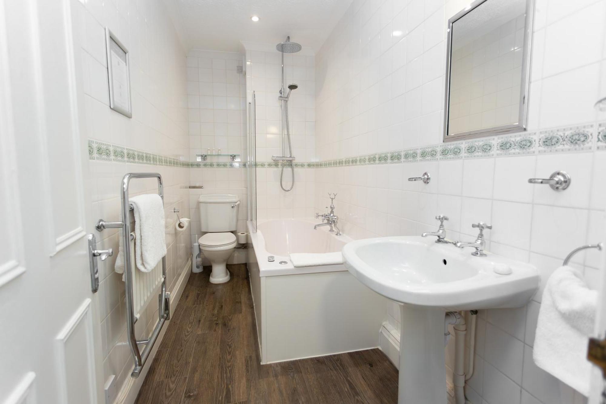 Hatton Court 4* Gloucester
