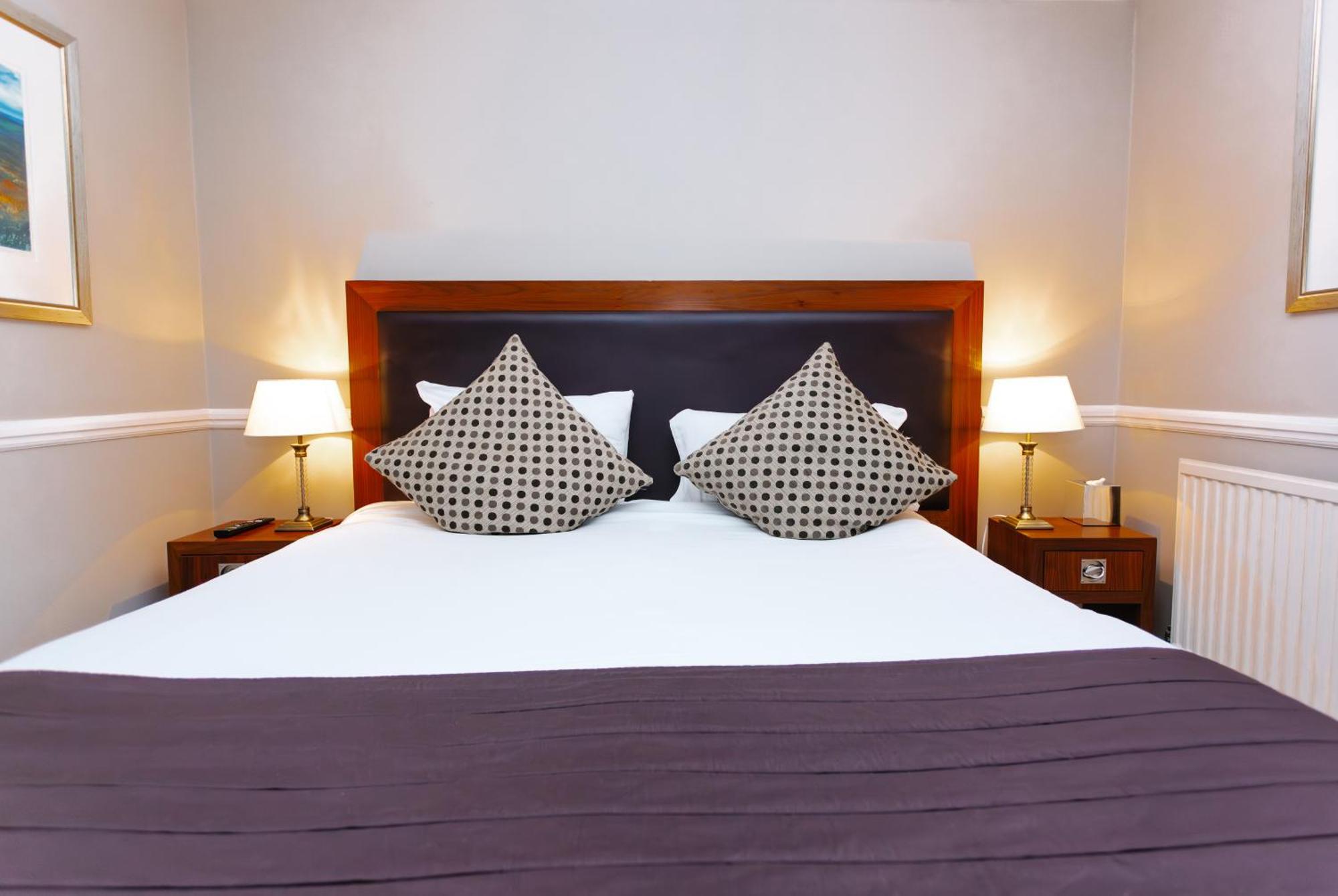 Hatton Court Hotel 4*