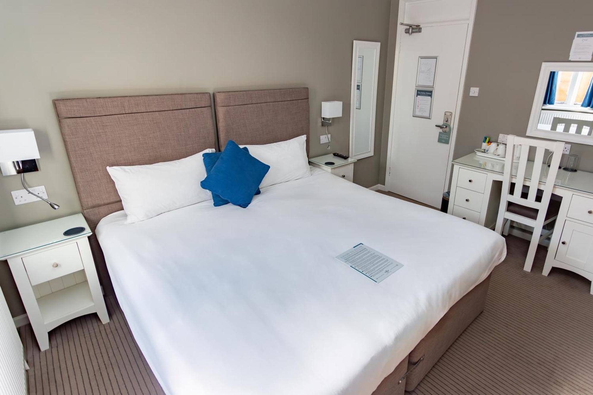 The Thatch Hotel 3*